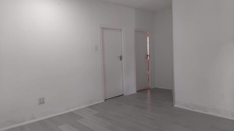 To Let 4 Bedroom Property for Rent in Southernwood Eastern Cape